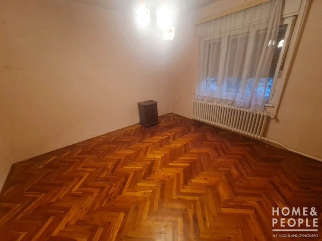 Klasszikus Kádár kocka, jó helyen eladó!