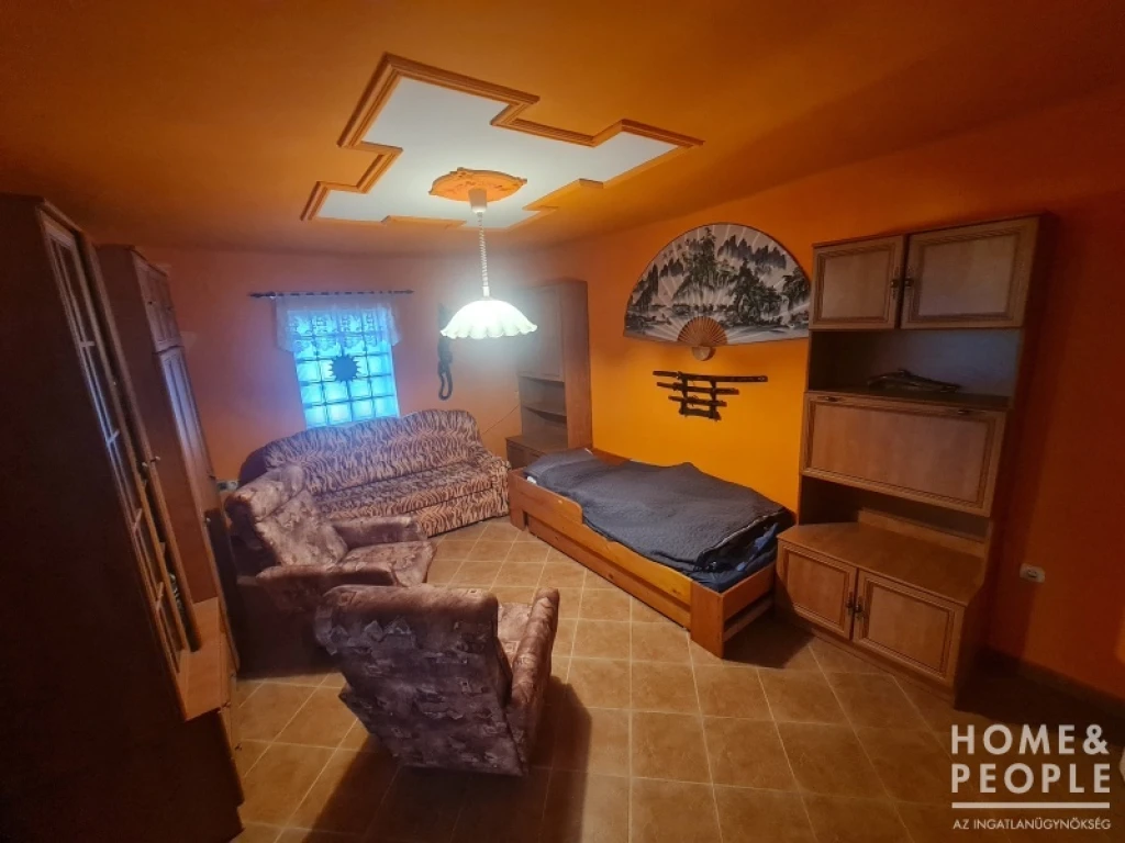 4 szobás ház, jó áron, tele lehetőségekkel!