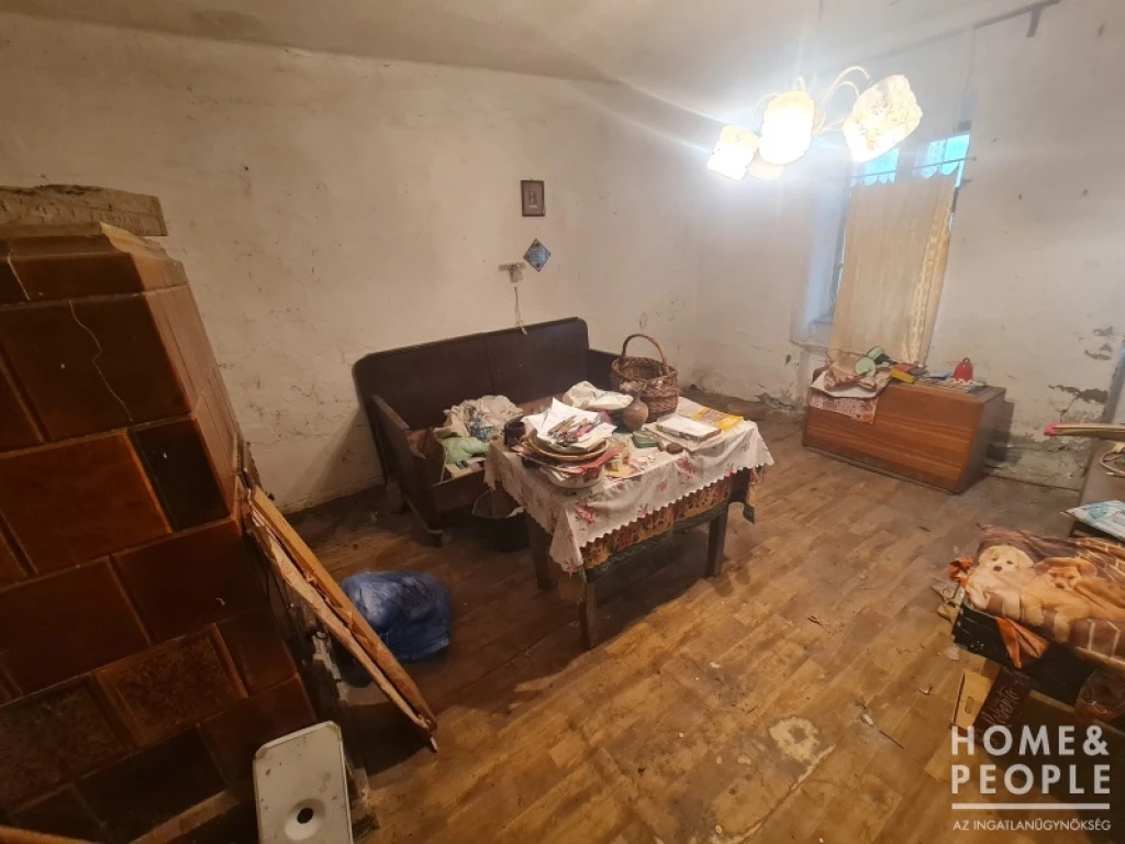 Vásárhelyi felújítandó/bontandó ház eladó.