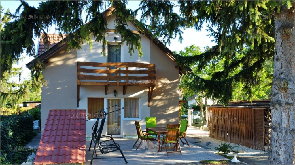 Győr - Moson - Sopron Vármegye, Győr, nappali + 3 szobás családi ház eladó!
