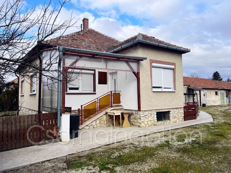 For sale house, Farád