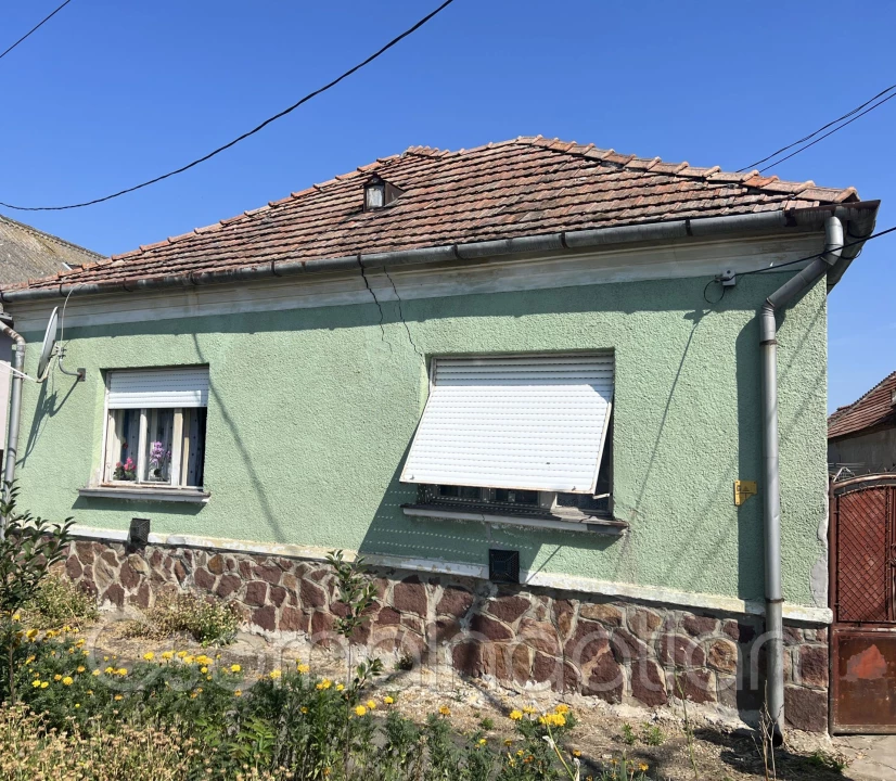 Eladó családi ház, Szil