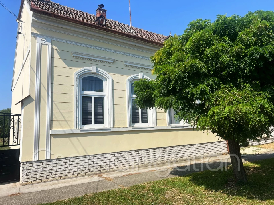 Eladó családi ház, Rábatamási