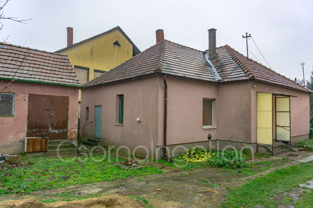 Eladó családi ház, Kóny