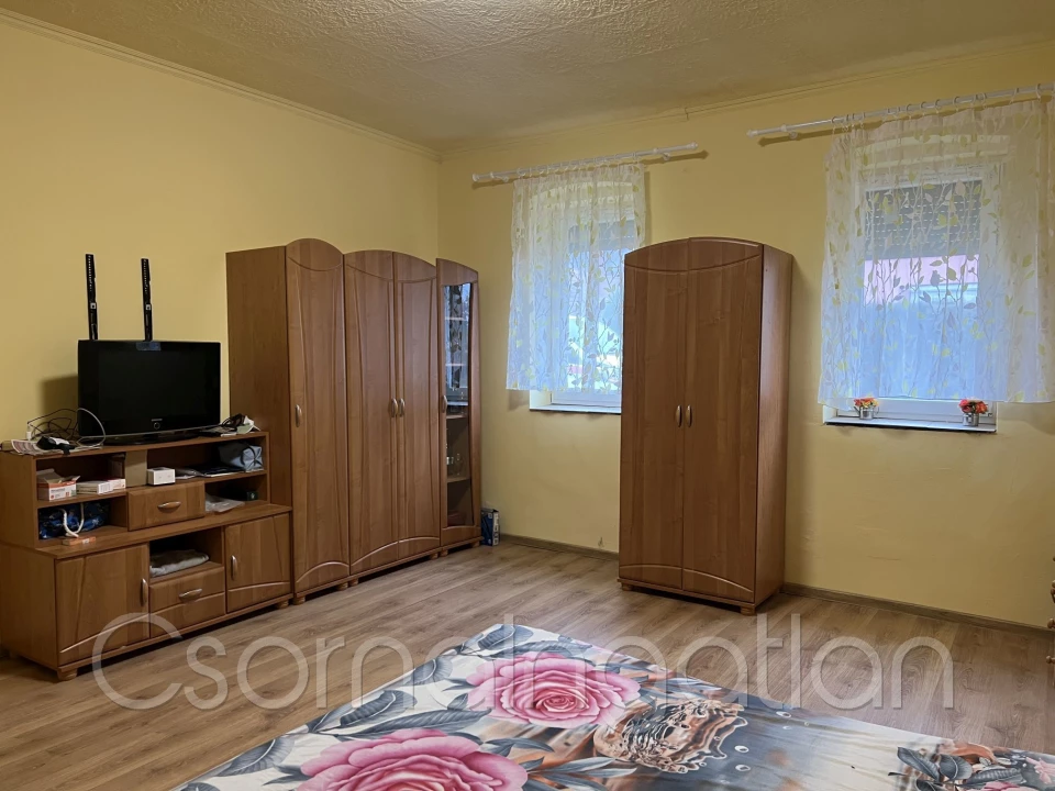 Eladó családi ház, Szil