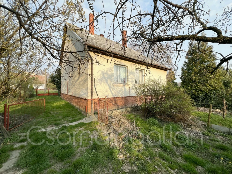 Eladó családi ház, Farád