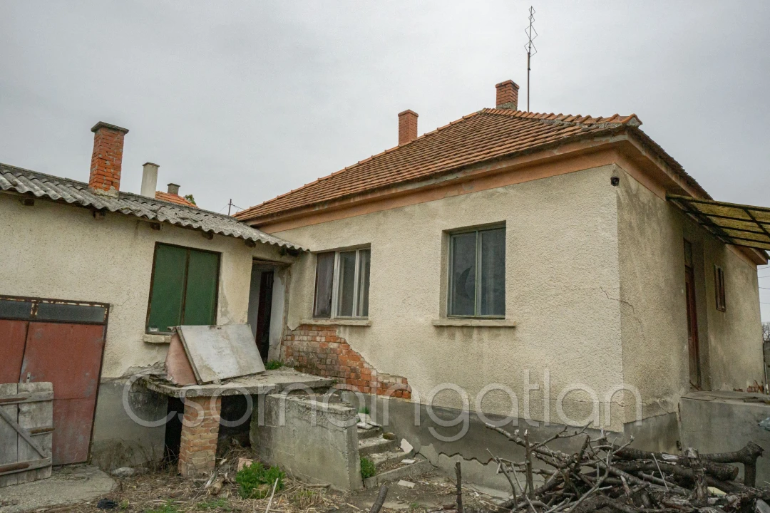 Eladó családi ház, Bősárkány