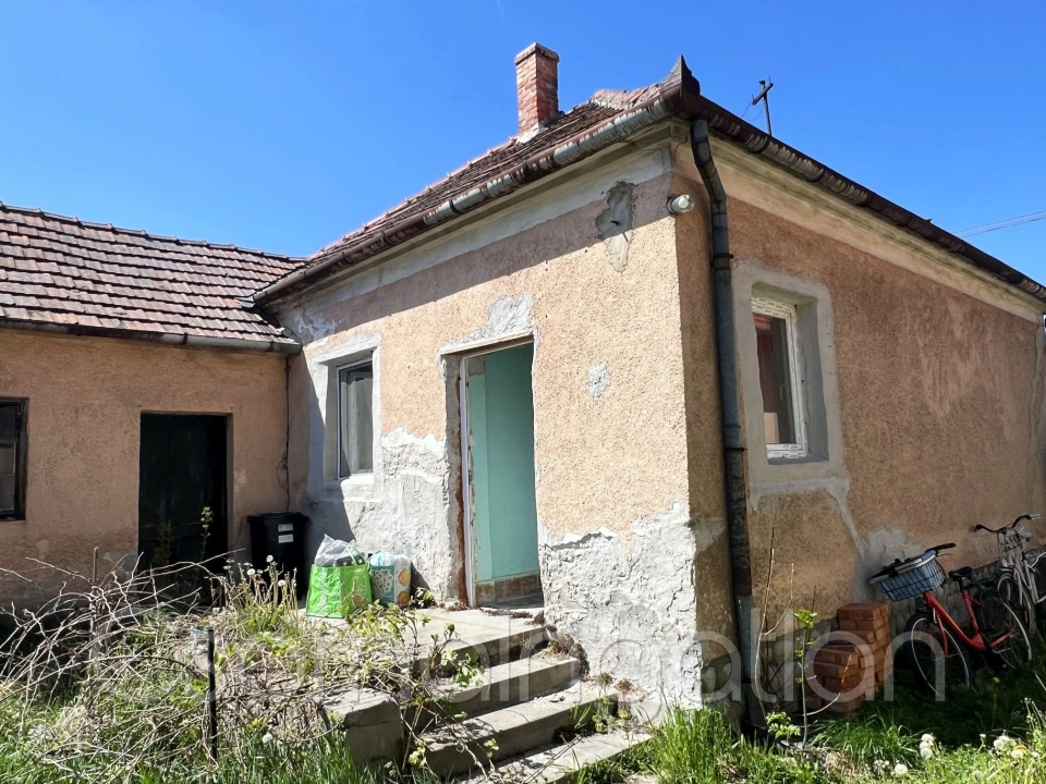 Eladó családi ház, Csorna