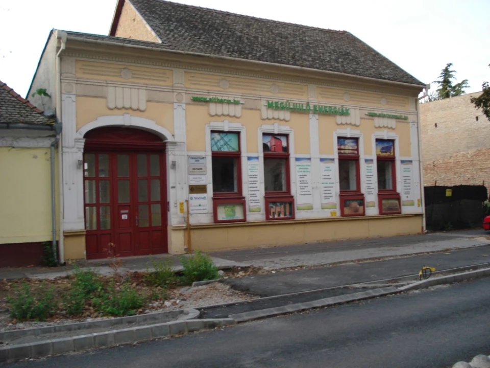 For sale depot, Hódmezővásárhely