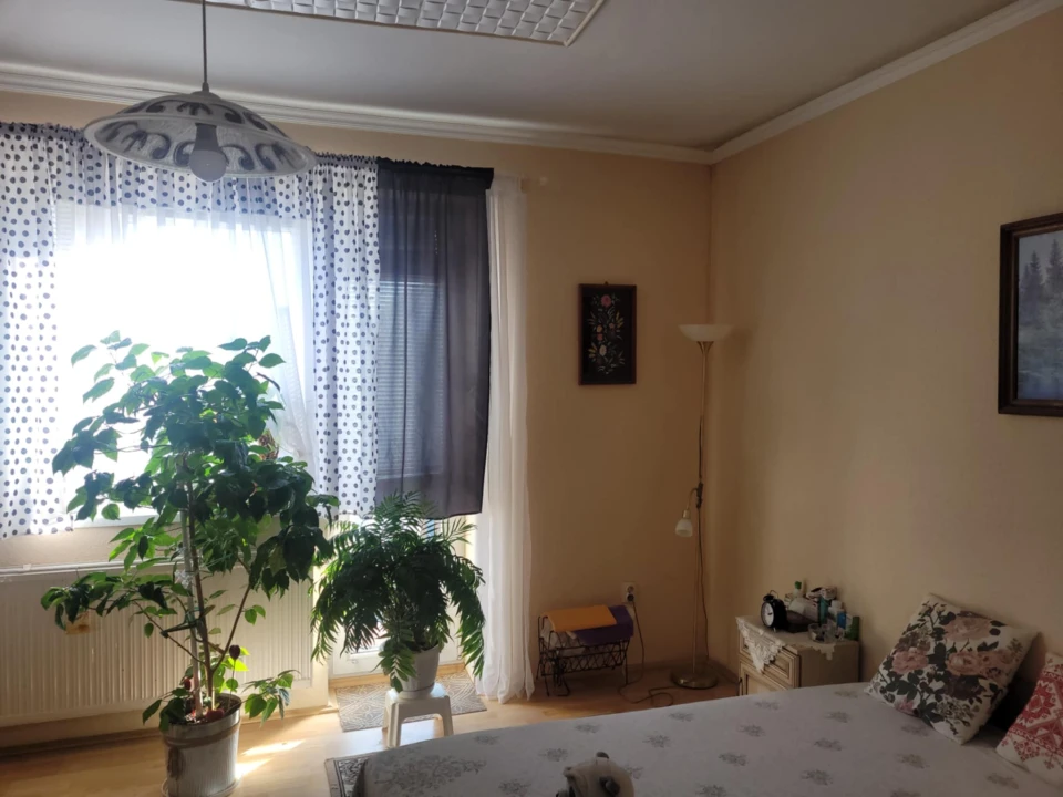 Eladó téglalakás, Nyíregyháza