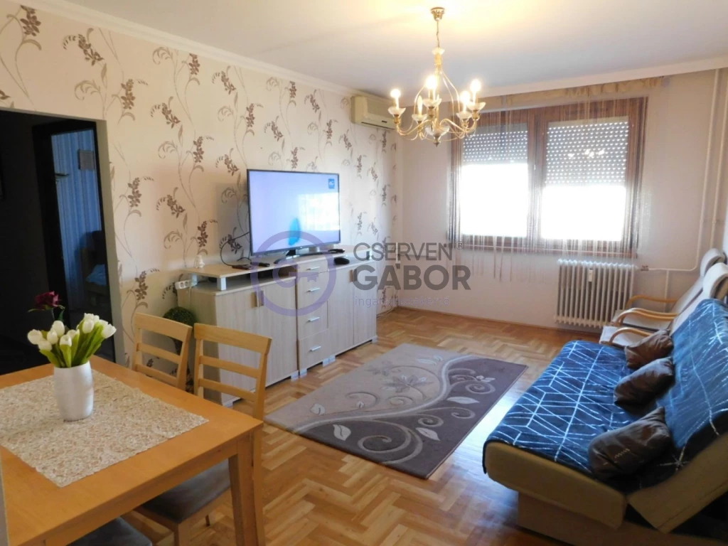 Gyergyó utcán, 71 m2-es, erkélyes, 3 szobás lakás eladó