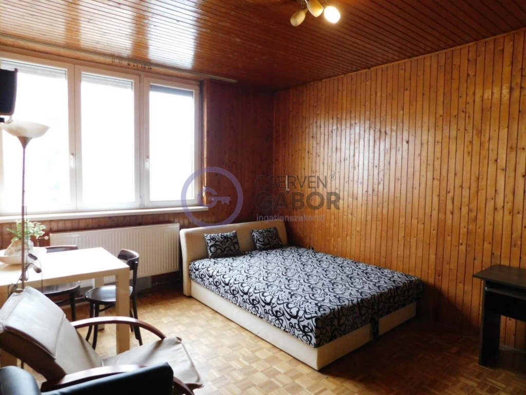 Erzsébet utcán, 49 m2-es, 2 szobás, gázcirkós lakás eladó