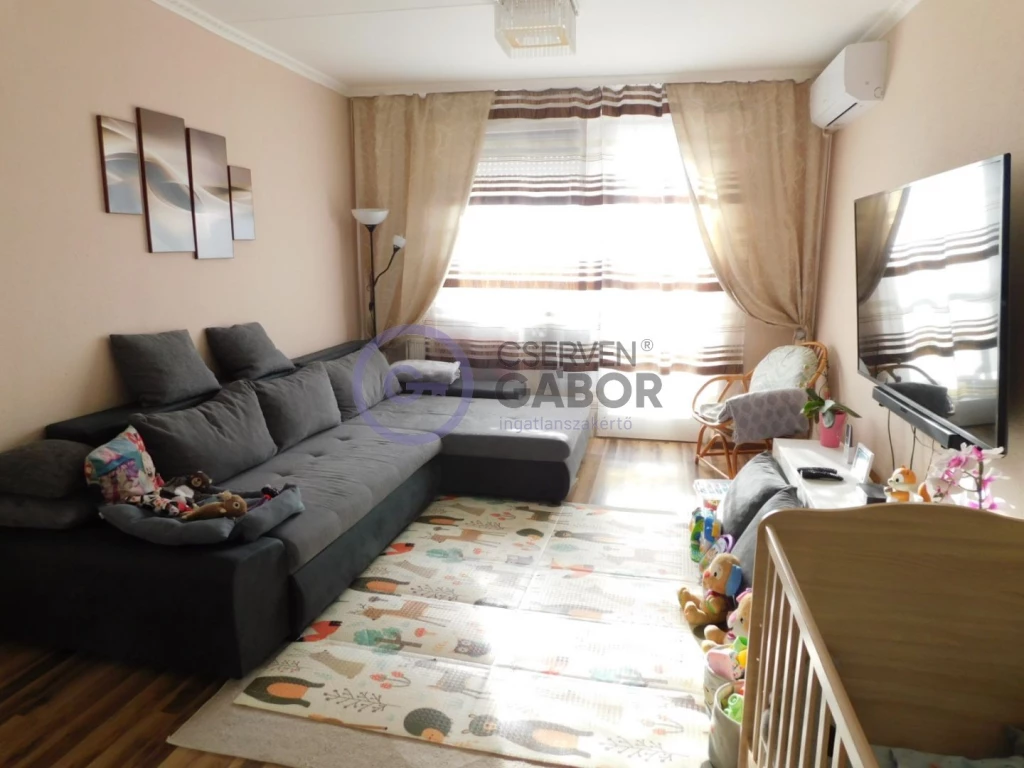 Tócóskertben, 68 m2-es, 3 szobás, étkezőkonyhás lakás eladó