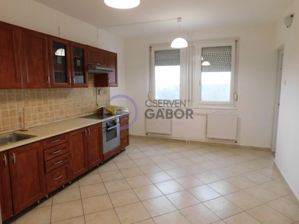 Kishegyesi úton, 62 m2-es, 1+2 szoba-étkezős, 6. emeleti lakás eladó