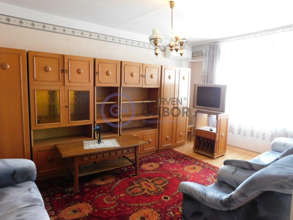 Bethlen utcán, 35 m2-es, 1+1 szobás, azonnal birtokbavehető lakás eladó