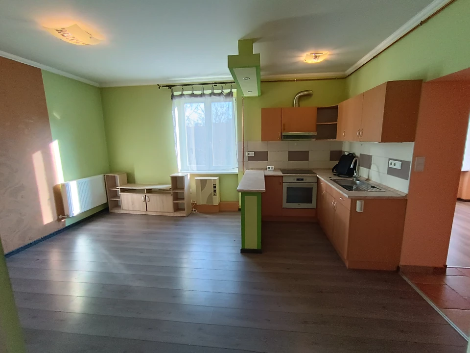 For rent brick flat, Székesfehérvár