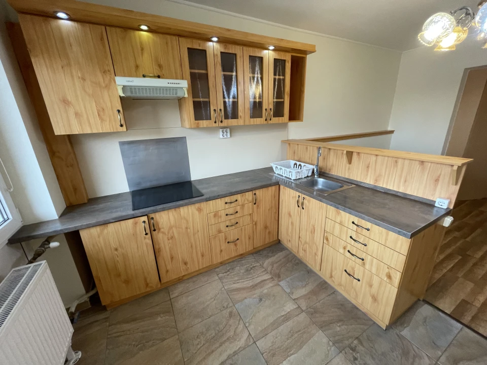 c3-2-name c2-20-name, Székesfehérvár