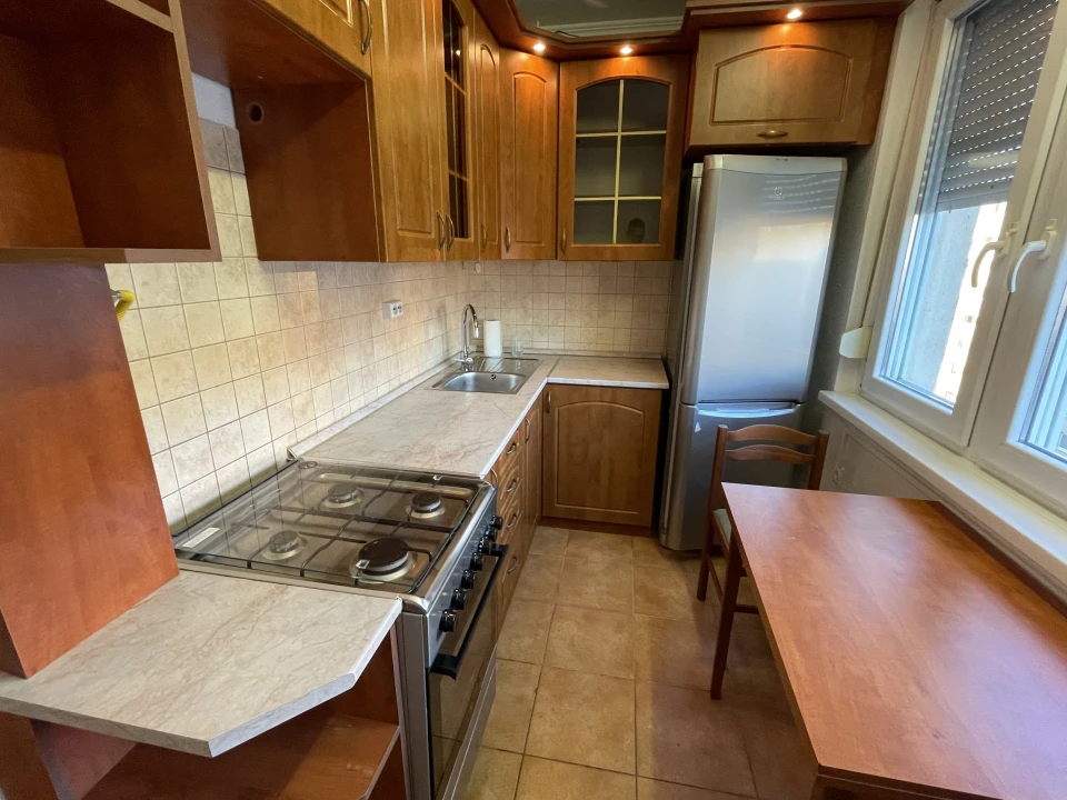 Kiadó panellakás, Székesfehérvár