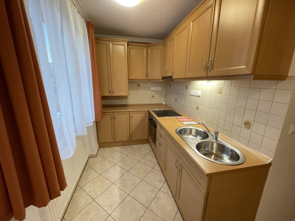 Kiadó téglalakás, Székesfehérvár