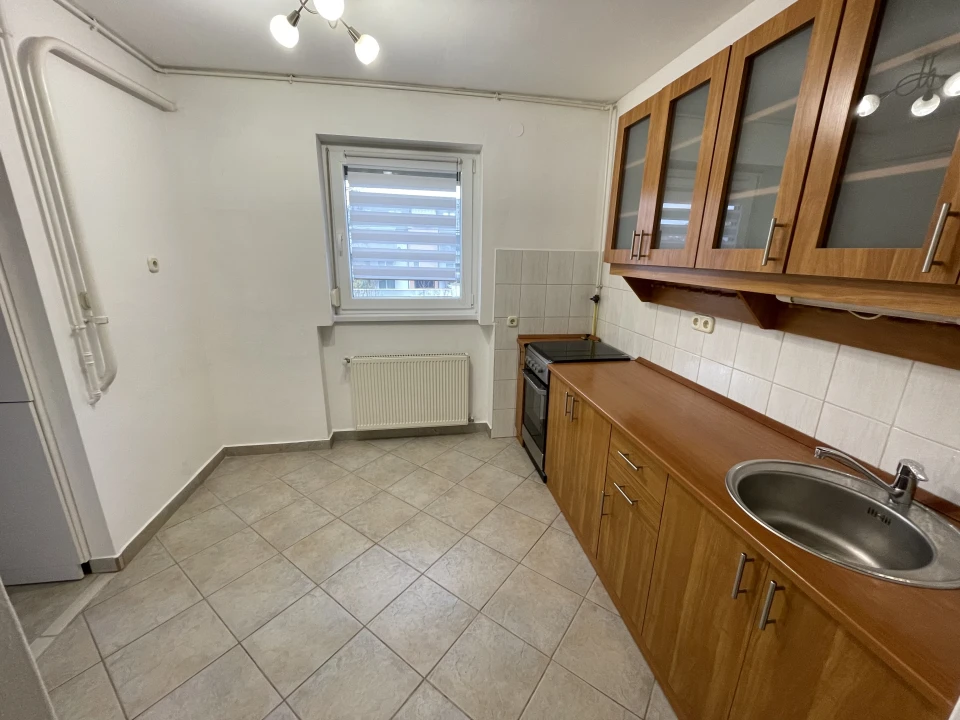 Kiadó téglalakás, Székesfehérvár