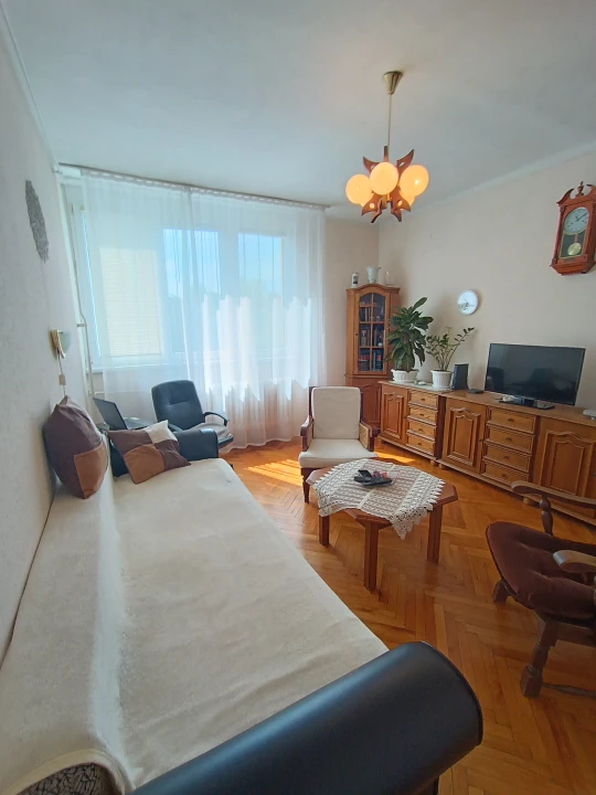 Eladó téglalakás, Székesfehérvár