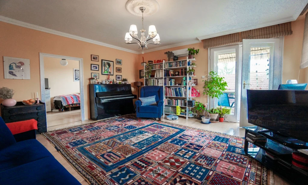Debrecen-Nagyerdőn, 2. emeleti, 75 m-es, 3 szobás, tégla lakás eladó!