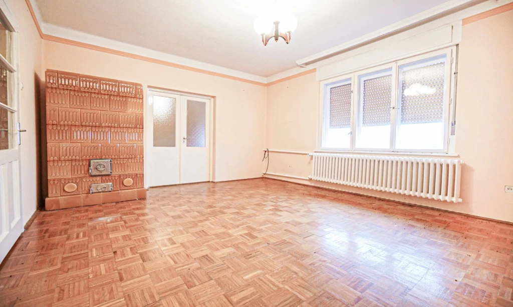 Nyírábrány központjában, 160 m2-es, N+ 4 szobás, dupla komfortos, önálló családi ház eladó!