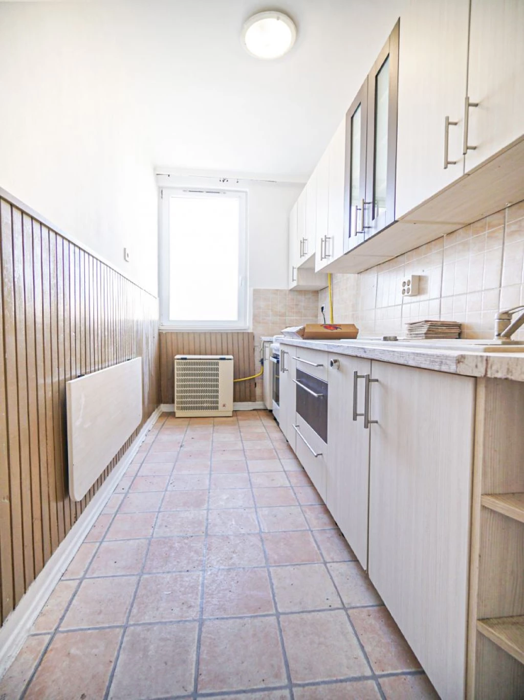 Debrecen- Zöld utcán, 43 m2-es, 2 szobás, felújított, klimatizált, tégla lakás eladó!