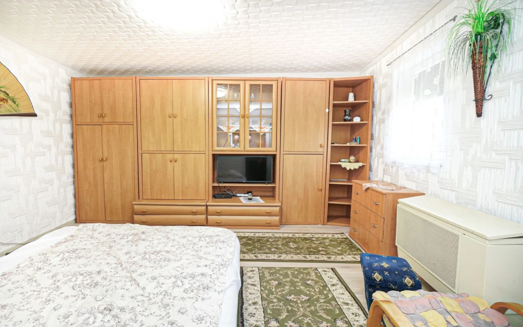 c3-1-name c2-5-name, Debrecen, Belváros