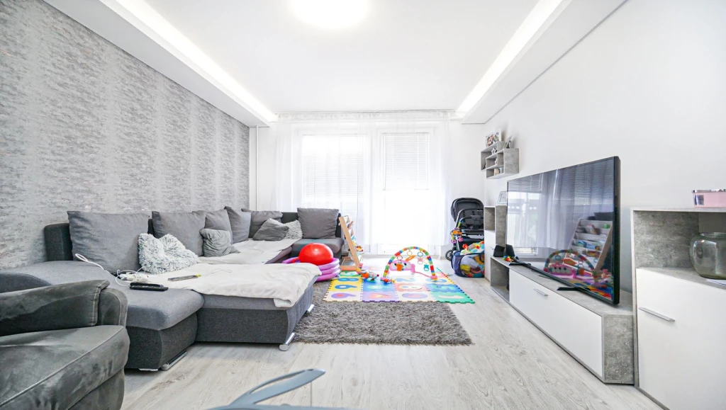 c3-1-name c2-20-name, Debrecen, Újkert