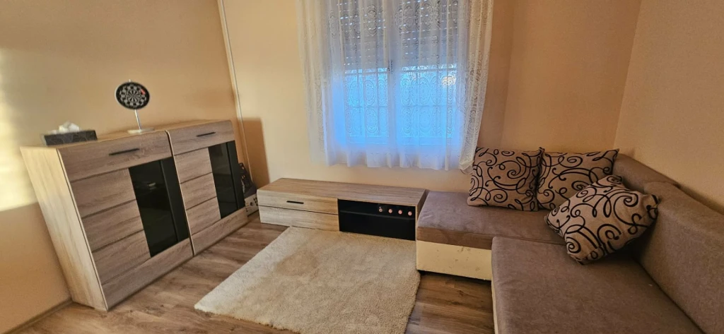 c3-1-name c2-1-name, Debrecen, Apafa