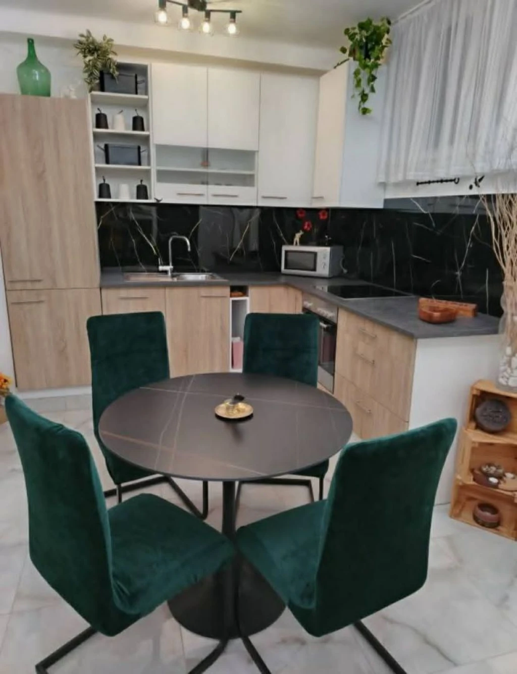 Vénkertben, 60 m2 es, 2 szobás, téglaépítésű lakás eladó