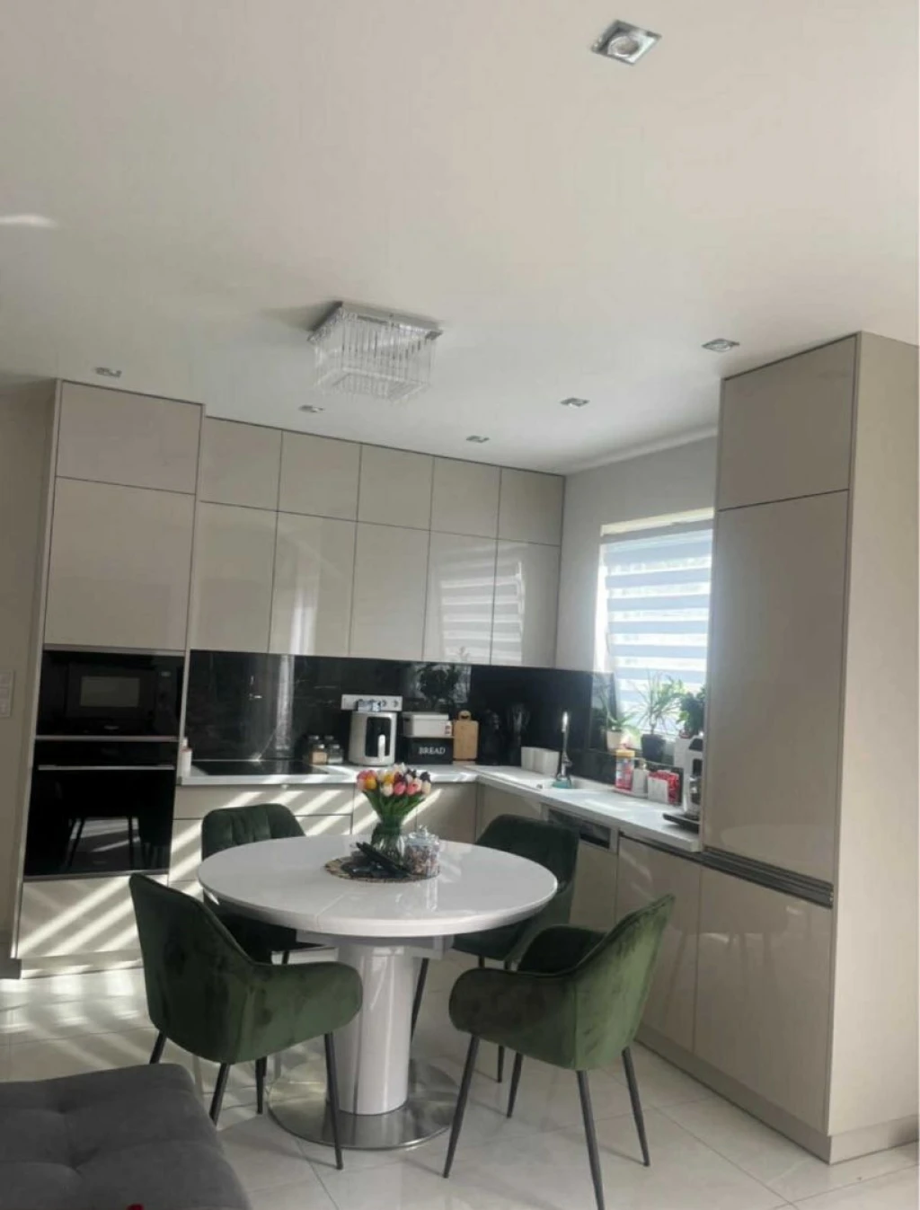 Debrecen- Alsójózsa központhoz közeli részén, 80 m2-es, nappali + 2 szobás, önálló családiház eladó, 1750 m2-es telken!