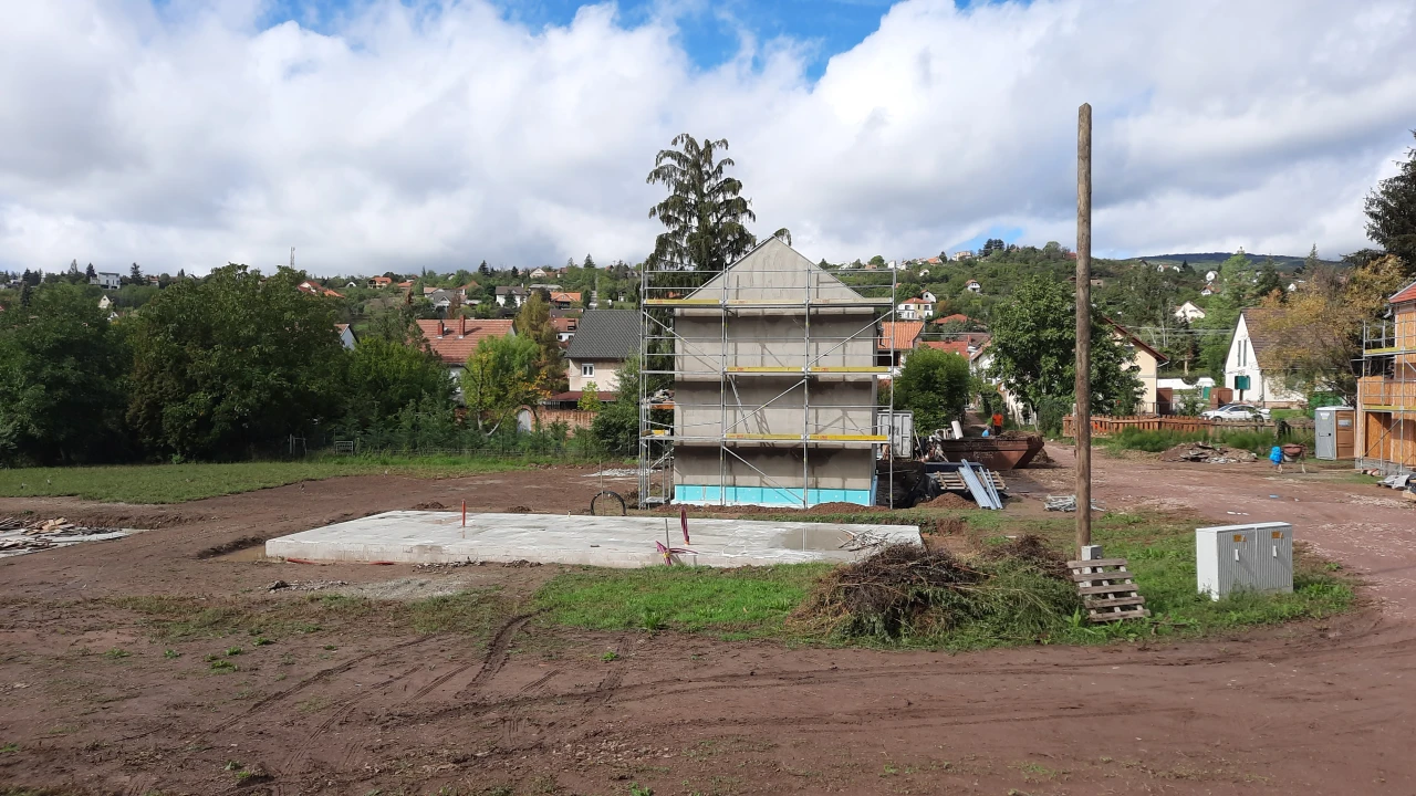 c3-1-name c2-50-name, Pécs