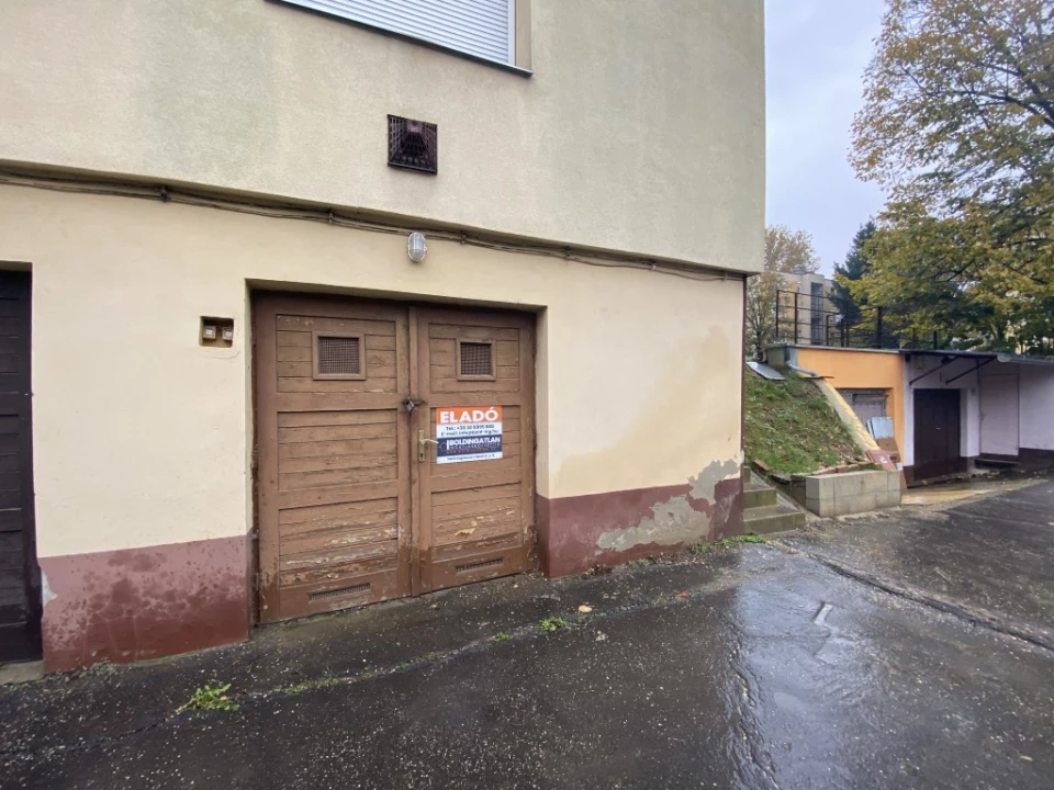 Eladó egyedi garázs, Kaposvár