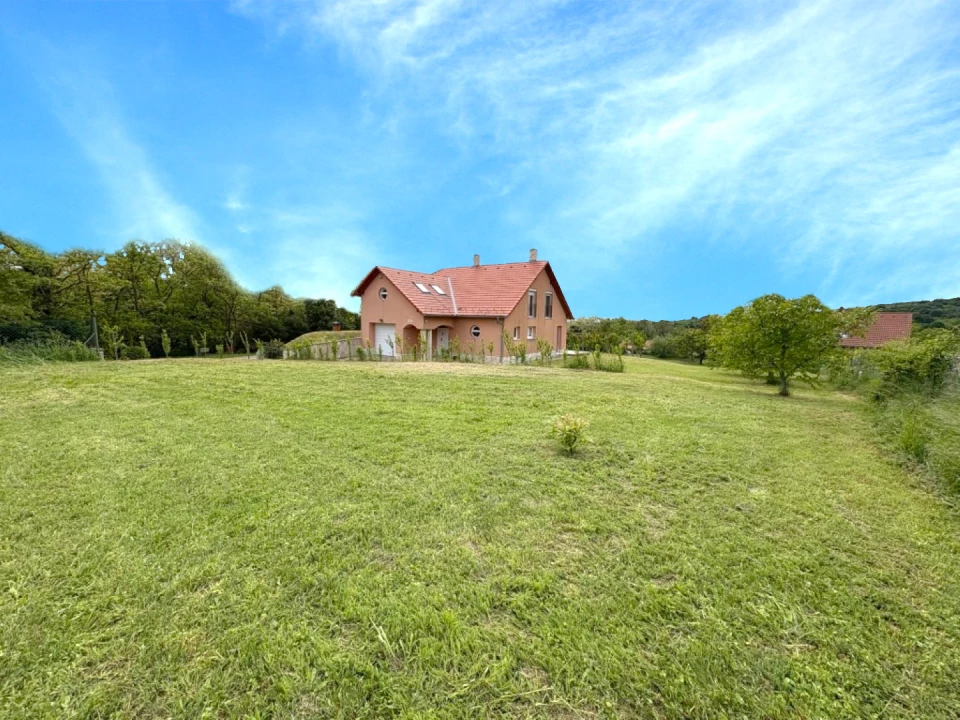 For sale house, Zengővárkony
