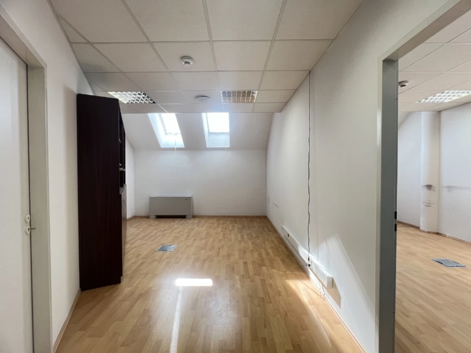 Kiadó szolgáltatott iroda, Kaposvár