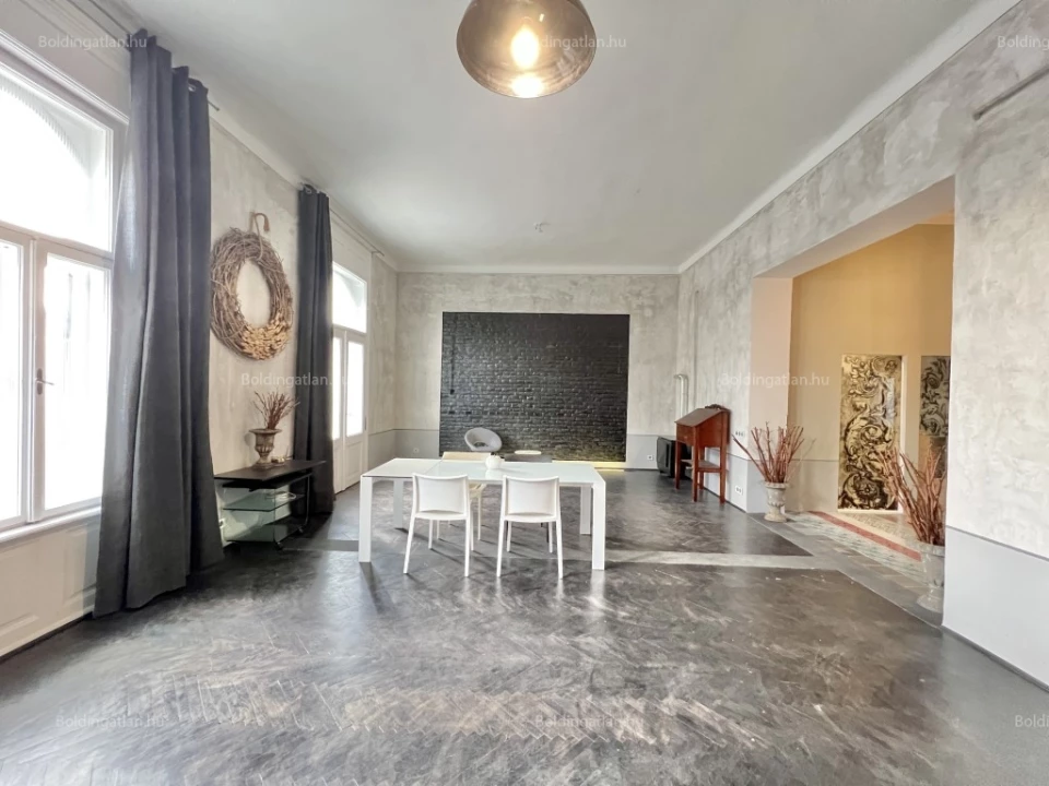 Eladó téglalakás, Kaposvár