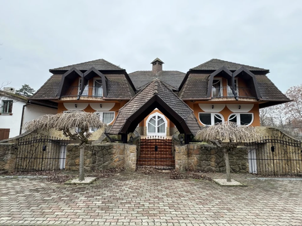 c3-1-name c2-1-name, Balatonlelle