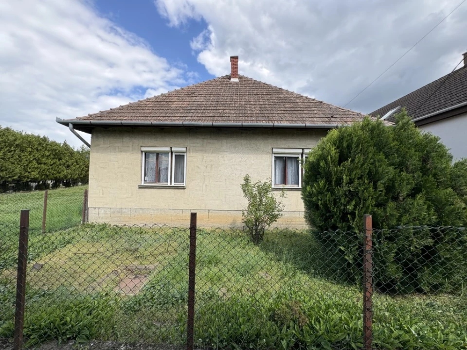 Eladó családi ház, Szőlősgyörök