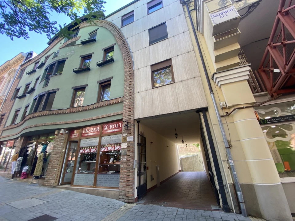 Kiadó teremgarázs, Kaposvár