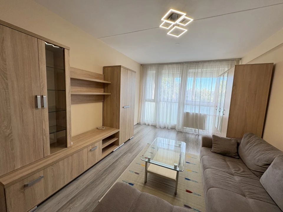 Kiadó panellakás, Kaposvár