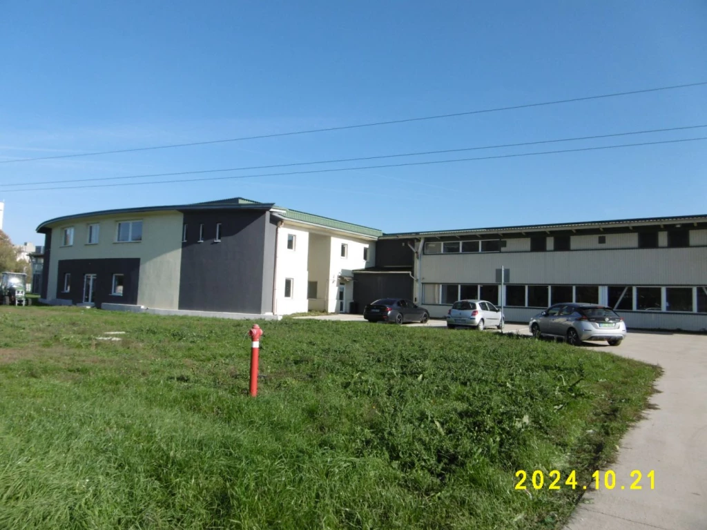 Kiadó 5800 m2 ipari, keresk. épület, Bőcs