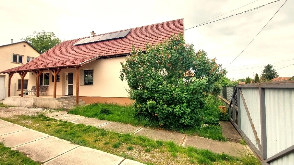 For rent house, Arnót
