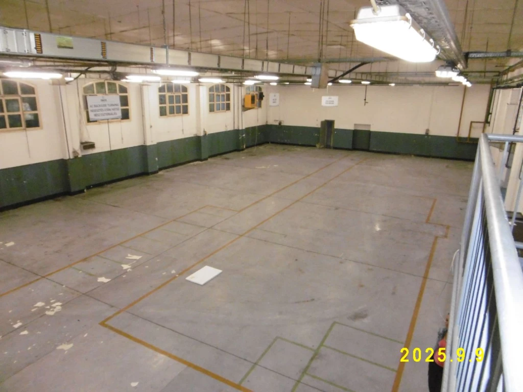 Kiadó 2264 m2 ipari, keresk. épület, Miskolc