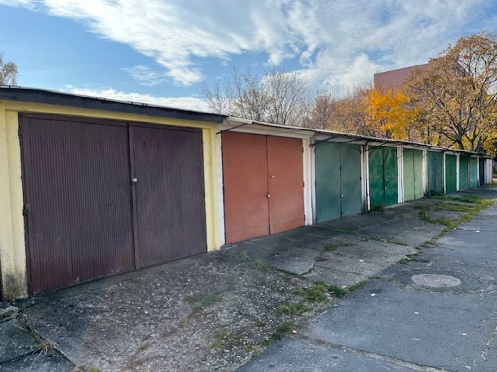 Eladó 17 m2 egyedi garázs, Miskolc