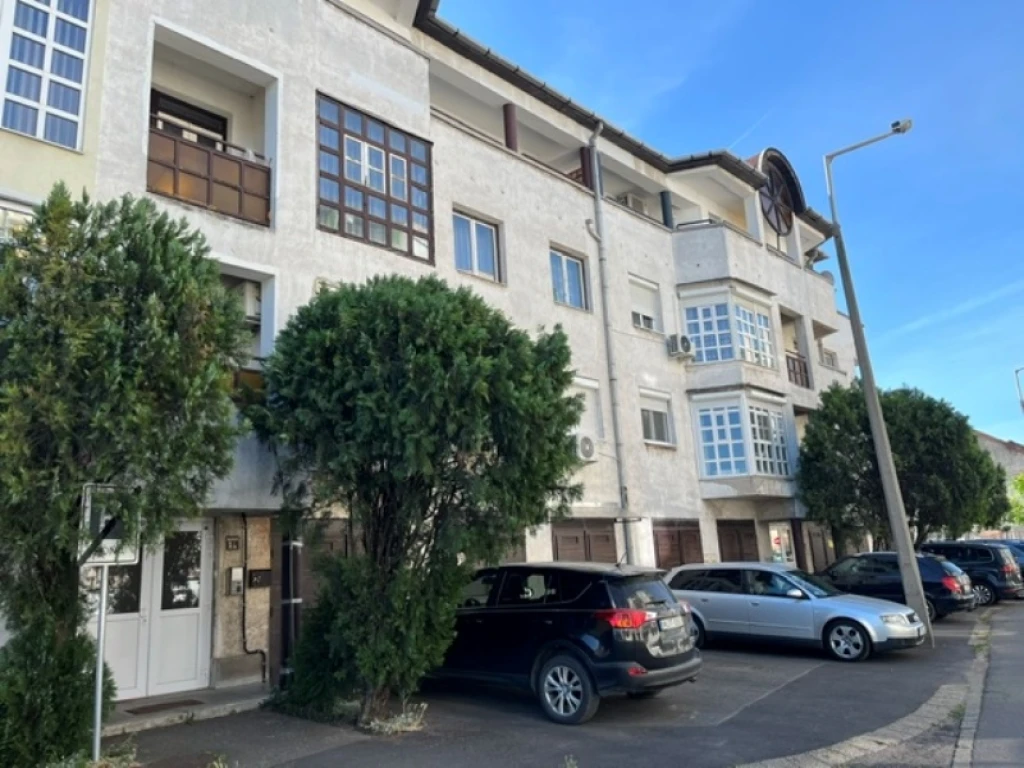 Eladó 61 m2 tégla lakás, Miskolc