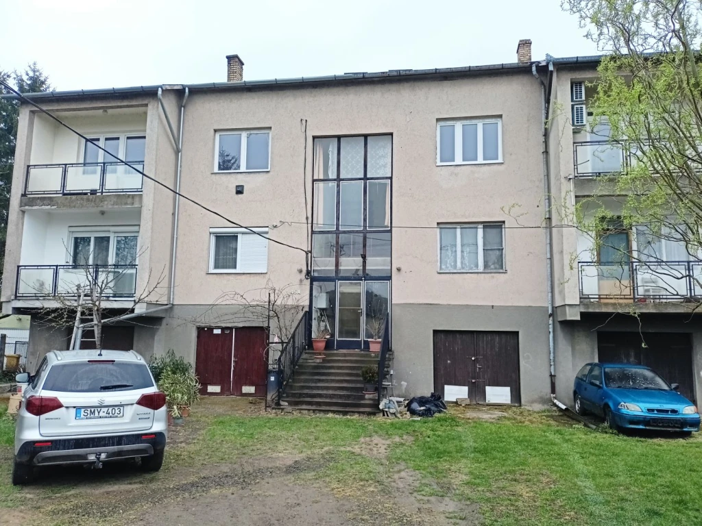 Eladó 83 m2 tégla lakás, Prügy
