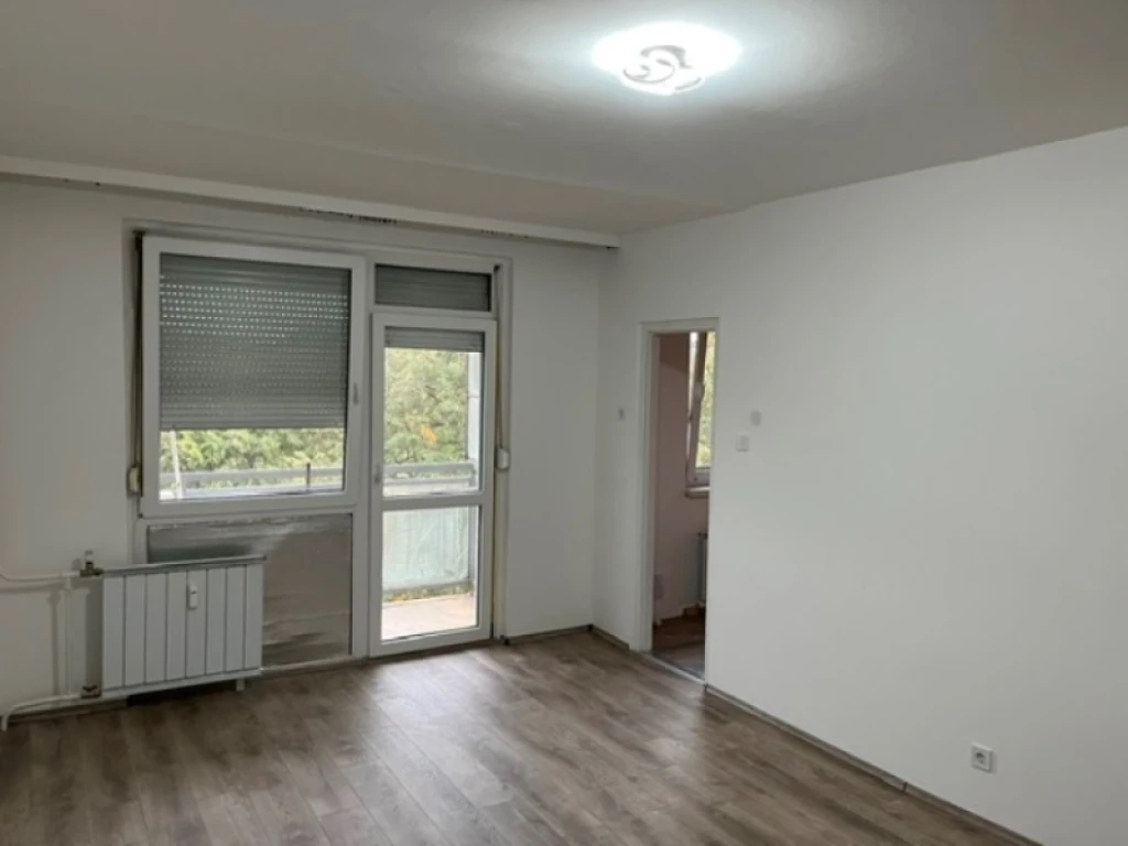 Kiadó 28 m2 panel lakás, Miskolc