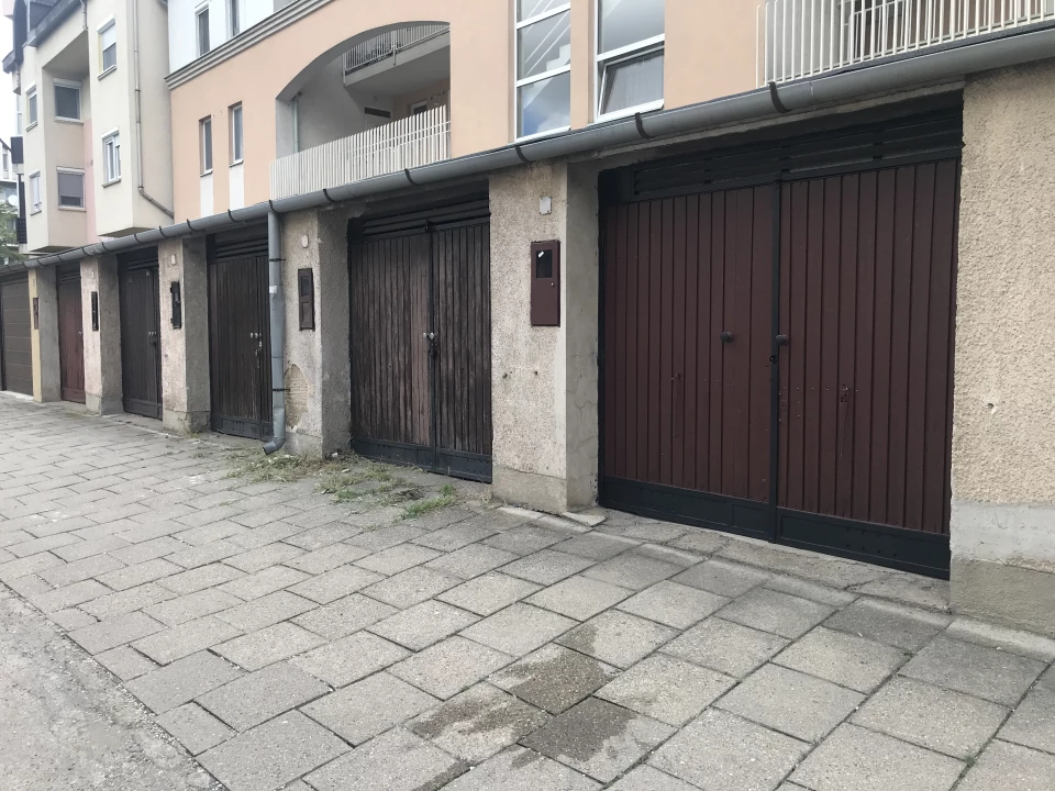 Eladó egyedi garázs, Debrecen